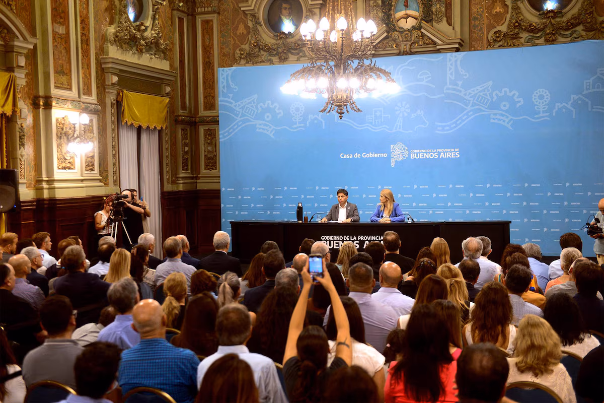 Imagen de Kicillof: “La provincia de Buenos Aires no se somete a extorsiones ni amenazas”